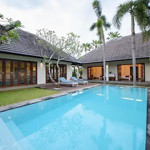  Villa Nunia Boutique